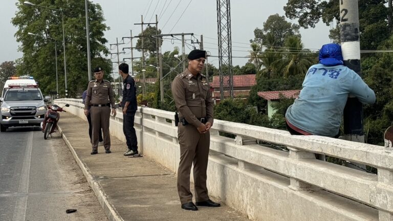 ชื่นชม ตร.สภ.เมืองพิษณุโลก เกลี่ยกล่อมหญิงคิดสั้นจะกระโดดน้ำฆ่าตัวตาย
