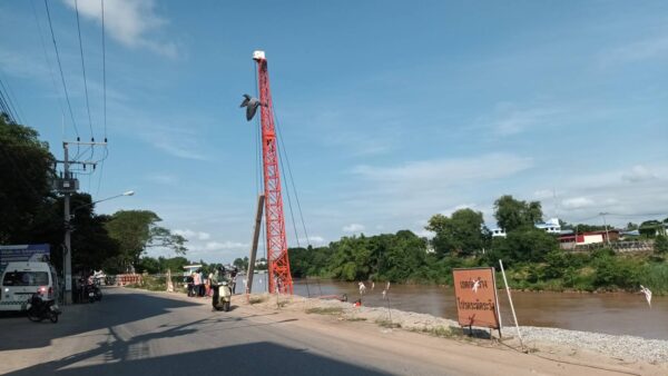 สลดคนงานตอกเสาเข็มตกปั้นจั่นหัวฟาดเสาเข็มเสียชีวิต