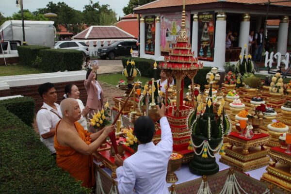 อธิษฐานจิตปลุกเสกวัตถุมงคลสมเด็จพระนางพญา รุ่นปาฏิหาริย์มนต์นางพญา