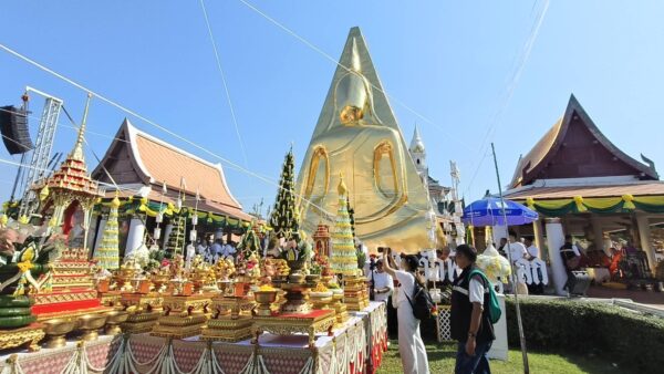 เบลล่า ราณี ประกอบพิธีสมโภชสมเด็จพระนางพญาองค์ใหญ่