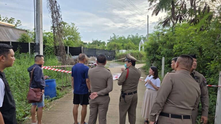 ดาบตำรวจคิดไม่ตกปัญหารักสามเศร้า ยิงเพื่อนสาวคนสนิทสาหัสก่อนจ่อขมับตัวเองตายคาที่