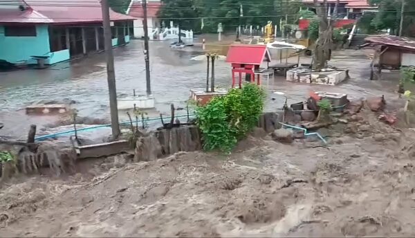 ฝนตกหนัก น้ำป่าซัดสำนักสงฆ์ถิ่นไทย