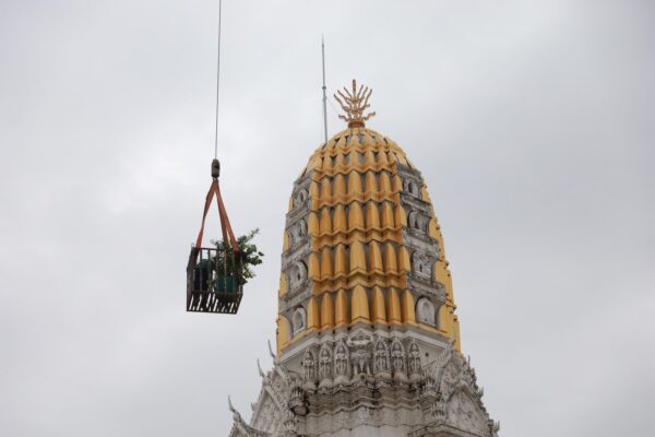 กิจกรรมทำความสะอาด “พระปรางค์” โบราณสถานสำคัญของชาติ